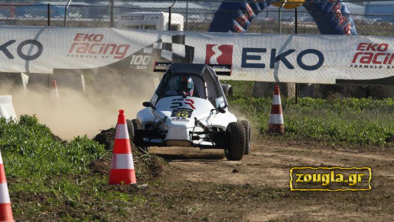 Δοκιμή με χωμάτινη φόρμουλα θα κάνει ο Σωκράτης Τσολακίδης